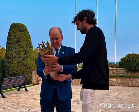 国家绝对是, 格鲁比奇 国家绝对是, 格鲁比奇